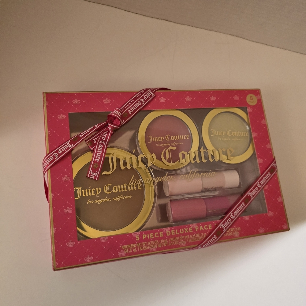 Juicy Couture 5 Piece Deluxe Makeup Set